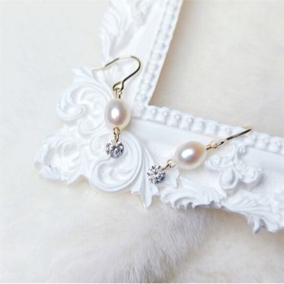 Oval Shape Freshwater Pearl Earrings - Picture 1 of 2